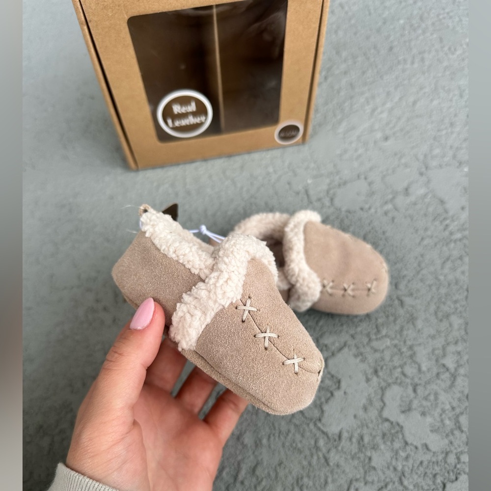 🐻 BEARPAW Infant Real Leather Slippers